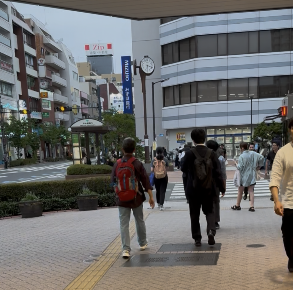 平井駅南口を出て直進